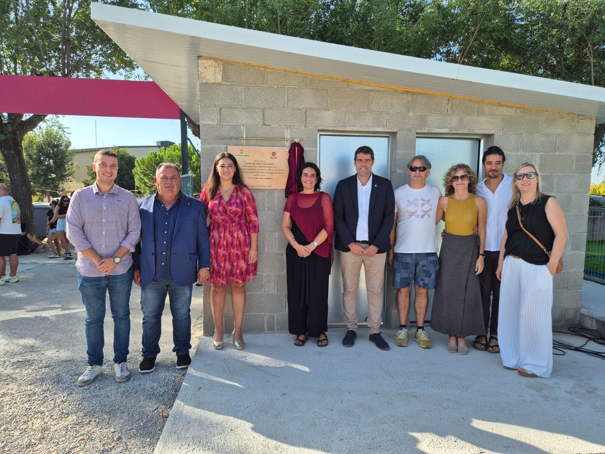 Avui,  inauguració del camp de futbol <a href="/CFLaGranada/">CF La Granada</a>