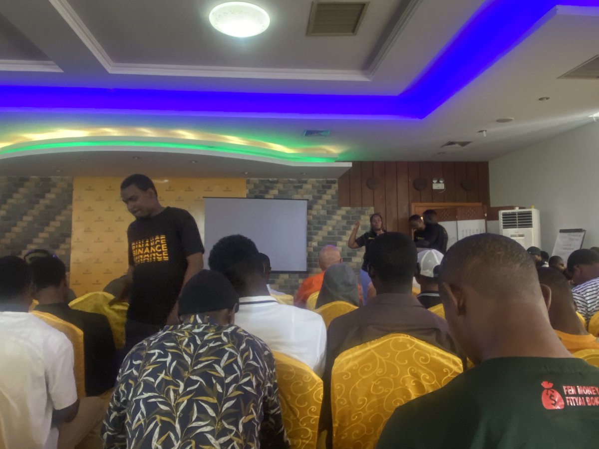 muhammadbakarr7's tweet photo. Binance at Freetown 
#BinanceAtFreetown
@BinanceAfrica 
@JosephTonyHill1
@NaaAdjaney https://t.co/tpAnBkXyeR