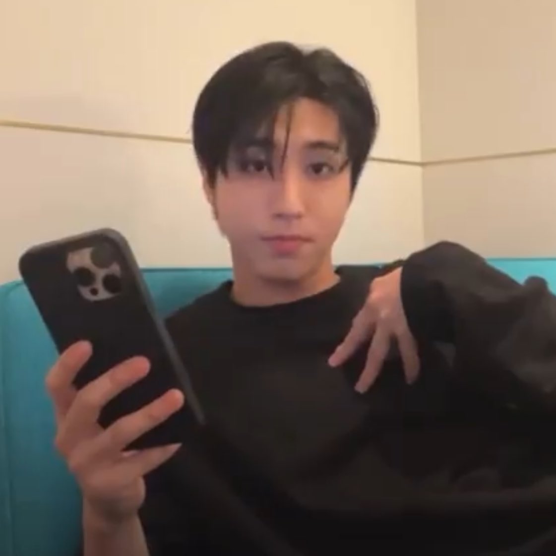 승민이한테는 제가 선물이죱,
저라는 존재 자체가 선물이죠,

하는 한지성 포즈 좀 봐라 개웃끼게진짜ㅜㅜ # 댕카스의맛