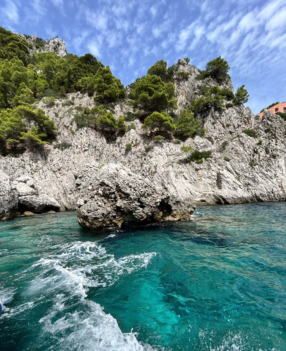 ElzbietaDuszka's tweet photo. Capri, Italy
📸Photo taken by me. #BlueGrotto #GrottaAzzurra
#CapriIsland #Wanderlust #TravelGram
#BucketList #HiddenParadise
#NaturalWonders https://t.co/vVC5RuLQh4