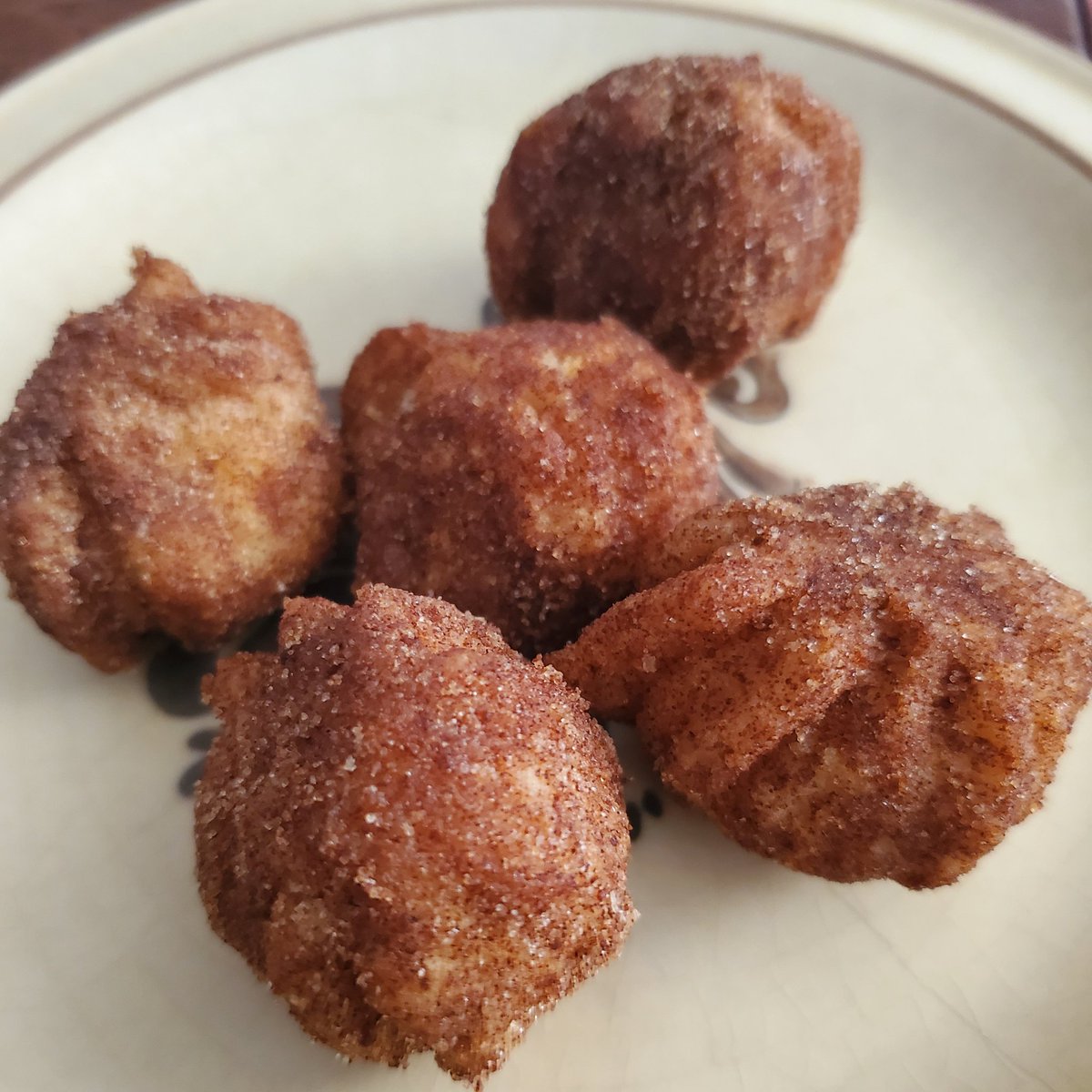 radiantlyrooted's tweet photo. Hubby surprised me with a treat this morning 🤤😍 @WasabiBubby 

#ILoveChurros #ILoveDonuts https://t.co/ZfTDKEQphM