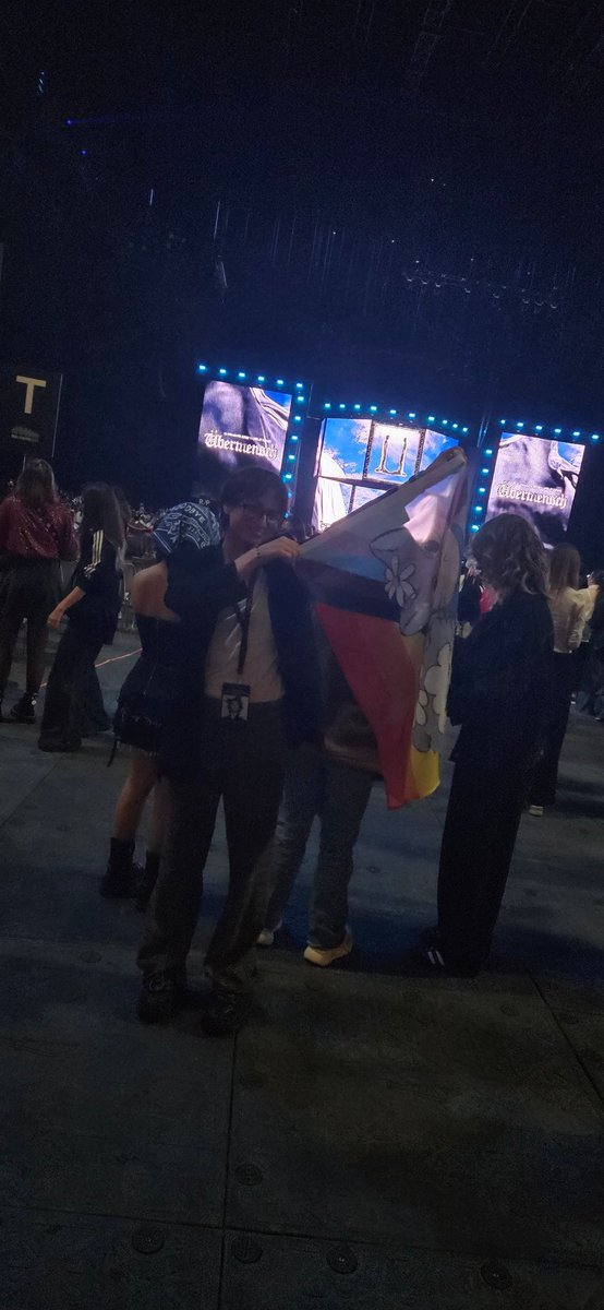 daisies4jiyong's tweet image. GAYDRAGON WE R READY