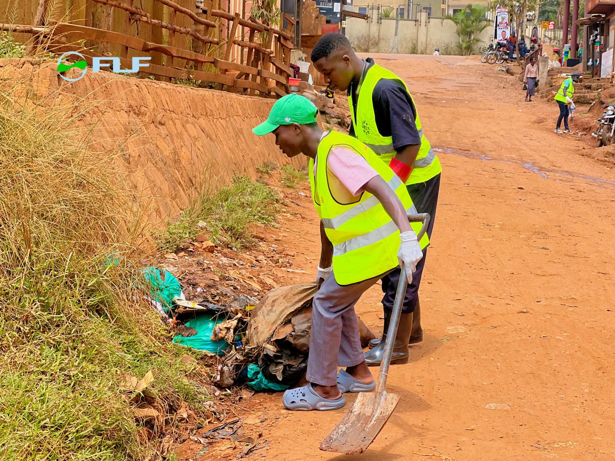 FLF_ngo's tweet photo. Earlier today, we collaborated with Rotaract of Kampala South for a successful clean-up of Mugambaje Road and the surrounding communities, Kisasi. 

1/3 https://t.co/xknTtFkiqW