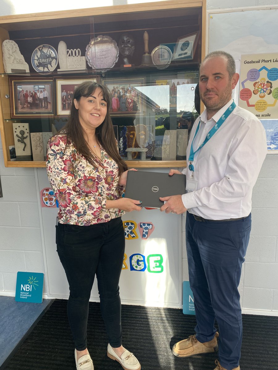Táimid fíor-bhuíoch as <a href="/NatBroadbandIrl/">National Broadband Ireland</a> as ucht na ríomhairí glúine a bhronnadh ar an scoil. Bainfidh na daltaí úsáid mhór astu! Buíochas mór le tuismitheoir Eoin Cannon a d'eagraigh iad