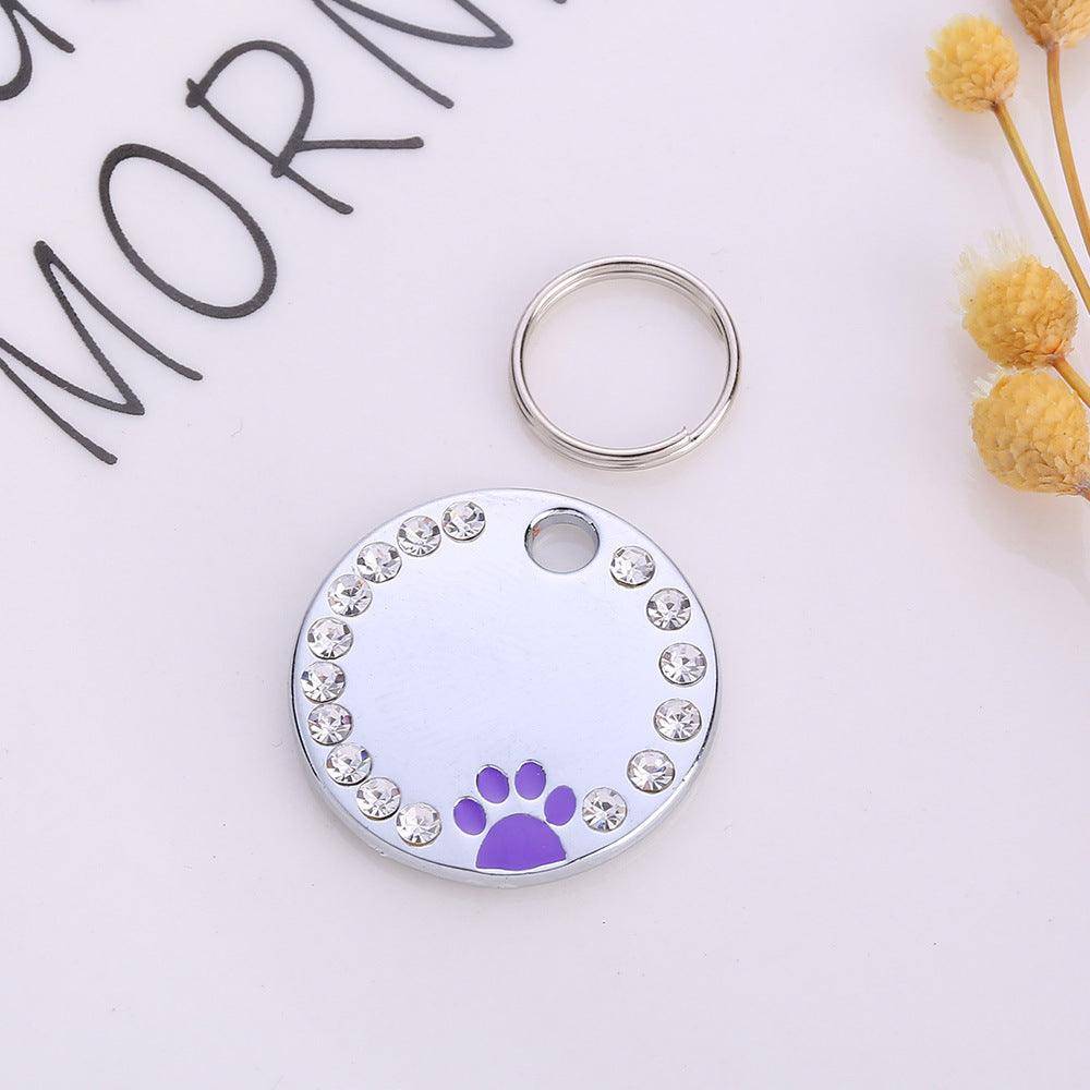 BreadCollects's tweet image. Unlock the magic with our Personalized Round Metal Dog Tag Keychain! 🐾✨ Keep your keys and your pet's name close for just $11.39. #PetLovers #KeychainMagic breadsmarketplace.myshopify.com/products/perso…