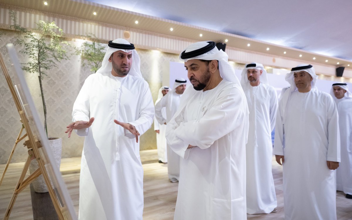 HamdanBinZayed's tweet image. شهدنا في مدينة الظنّة جانبًا من النهضة التنموية التي تشهدها دولة الإمارات في ظل رؤية صاحب السمو الشيخ محمد بن زايد آل نهيان، رئيس الدولة، "حفظه الله". وتواصل شركة بترول أبوظبي الوطنية "أدنوك" تنفيذ مشاريع استراتيجية وحيوية تجسّد دورها المحوري في دعم مسيرة النمو المستدام وخدمة…