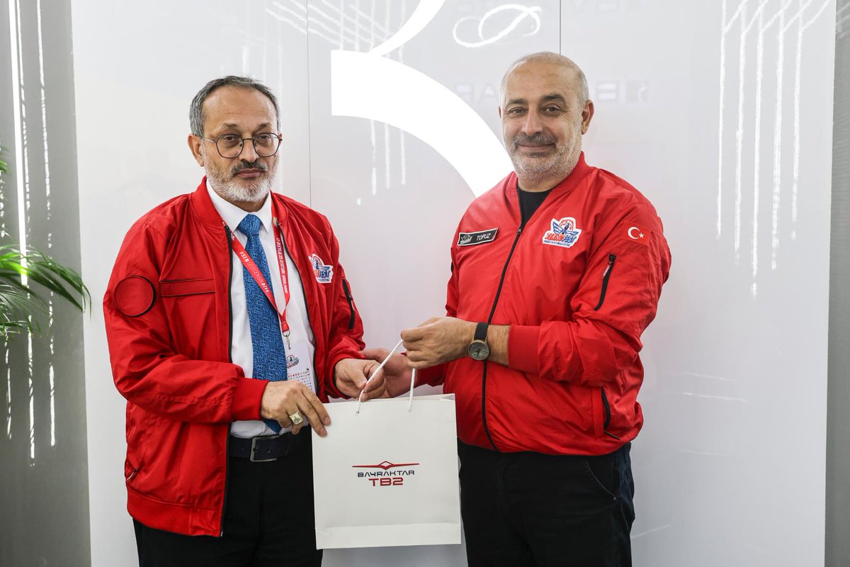 Bingöl Üniversitesi’nden TEKNOFEST-2025 İstanbul’da Baykar Teknoloji A.Ş. Ziyareti

Bingöl Üniversitesi Rektörü Prof. Dr. Erdal Çelik, TEKNOFEST-2025 kapsamında İstanbul’da düzenlenen etkinliklerde, savunma sanayisinde dünya çapında stratejik öneme sahip atılımlar gerçekleştiren