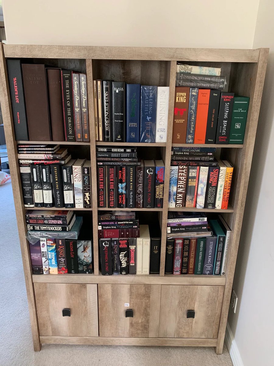 SpfanPodcast's tweet image. Peabody Award-winning writer @TheRodneyBarnes (Blackula) reflects on what makes for a seminal @StephenKing story on the Superfan Podcast. Barnes talks about his his up-close and personal experience on the film The Green Mile, with his favorite novelist.

spfanpodcast.substack.com/p/superfan-pod…