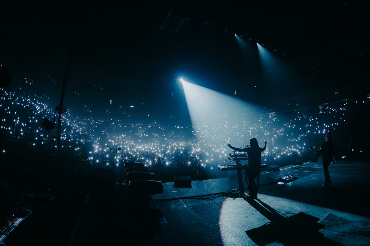 evanescence's tweet image. Minneapolis St. Paul ✨ Last night was special. Thank you for your light, your passion, your spirit! We love you! Thanks to @93XRadio for having us! 🤘

Photos by the lovely @anamassard