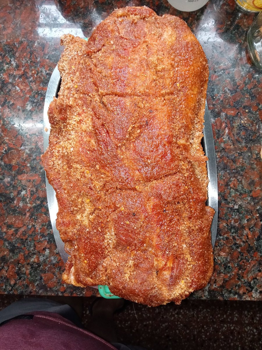 Bondiola machaza de casi 3kg puesta a curar