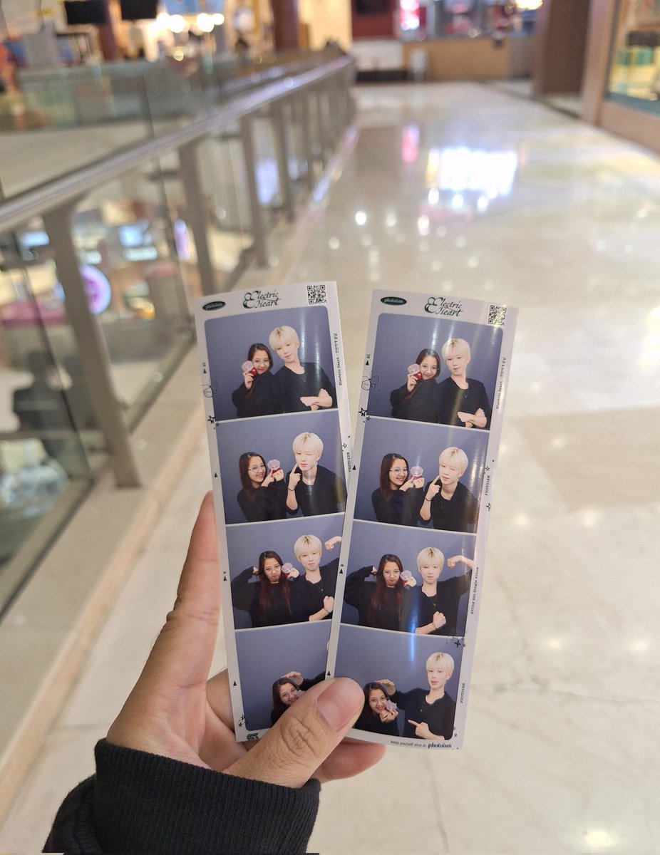 urmineho's tweet photo. #Minjoy family dah lengkap dengan kunti bogelnya yg imup itu🥰💓😖🤏🏻 https://t.co/kl6uPqm7SF
