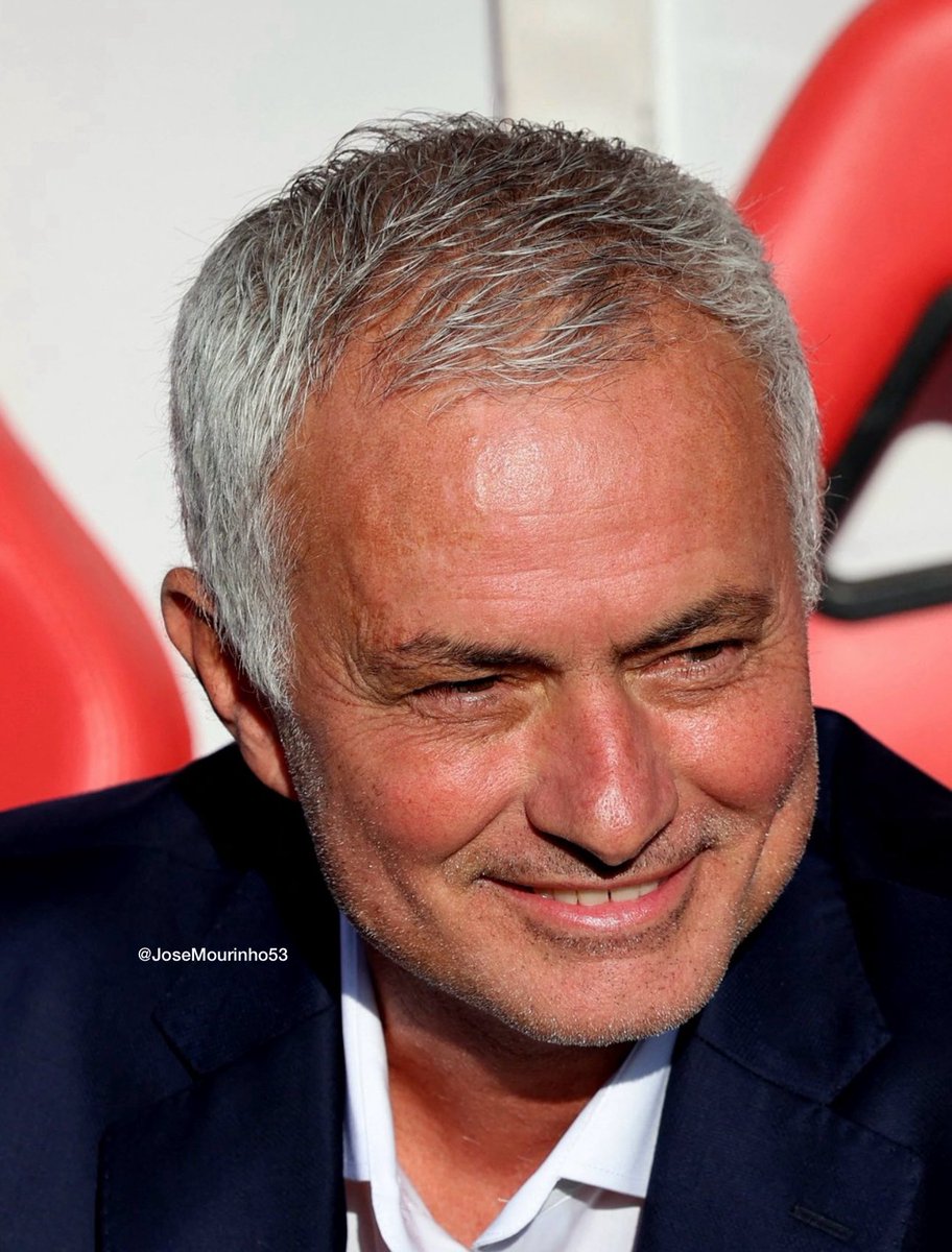 Josemourinho53's tweet image. A Haapy One ♥️👑🦅&apos;

#Mourinho
#JoséMourinho
#Benfica