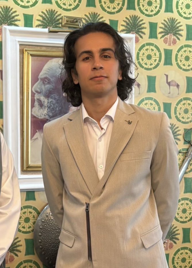 AhmedzGaddafi's tweet image. 1998/9/20 يوم ميلادي… دخلت 27 سنة.
الجدير بالذكر بخصوص رقم “27”  أن القائد معمر القذافي قاد ثورة الفاتح وأسقط النظام الملكي الغاشم وهو في نفس هذا العمر… "27" .

#القذافي #ليبيا