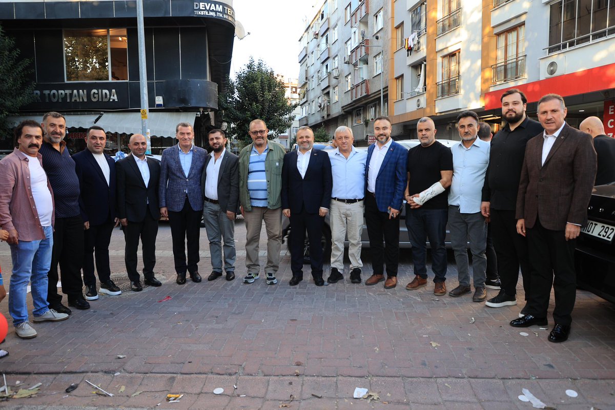 Milliyetçi Hareket Partisi Zeytinburnu İlçe Başkanlığı olarak, Yeşiltepe Mahallesi Muhtarı Sn.Hüseyin Erkol'ün düzenlemiş olduğu "2025 Sünnet Etkinliği"ne katılım sağladık.