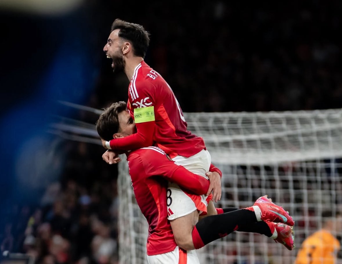 🛑🇵🇹 200 PL games for Manchester United and 100 goals now… Bruno Fernandes. ©️