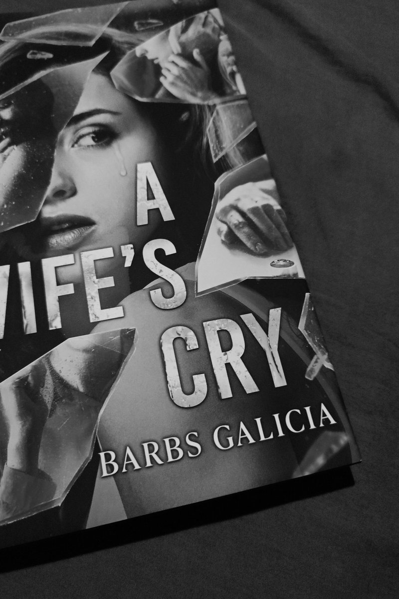 EnkiduAtreus's tweet photo. Never ng magiging multo 🥹

Sobrang gandaa ng cover, sarap hawakan and yung special chapter?? Worth it. 💜 

Thank you Ms. @dearbarbs for making this happen  isa ako, sa nangungulit palagi sayo na sana mapublish sya, kase di ako nakabili noong unang publish nya. https://t.co/0NU48p546N