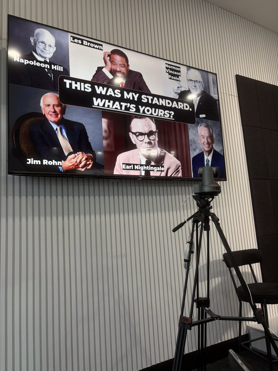 Tyler Bloom tweet media