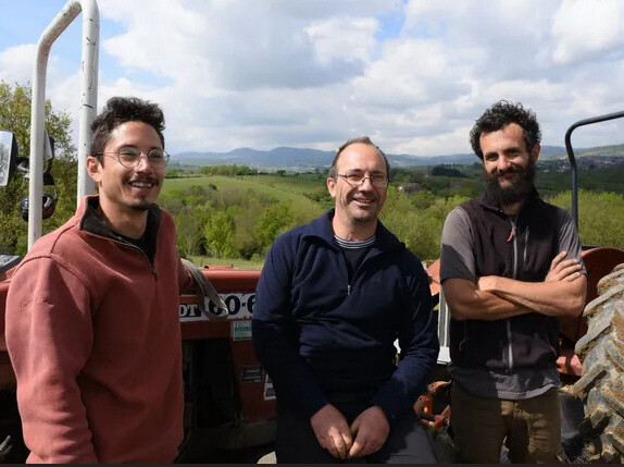 leprogreslyon's tweet image. 🥬 « Les vers de terre sont plus nombreux » : ils ont testé le #compost né des #déchets des Grands #Lyonnais #Rhône
Notre article 👉c.leprogres.fr/economie/2025/…