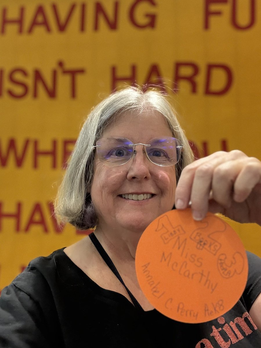ilaura's tweet photo. What three things can you do with your library card? @BrowardLibrary @Annabel_C_Perry https://t.co/1IBOUDoagv