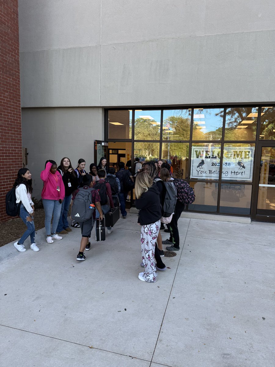 brantcboyer's tweet photo. Love seeing our 8th grade volleyball team greeting our students as they enter in the morning! Feeling a “sense of belonging” can make a big impact on whether students show up on a daily basis! 
#youbelongatCRMS
#1barb https://t.co/DeNCTFqjAy