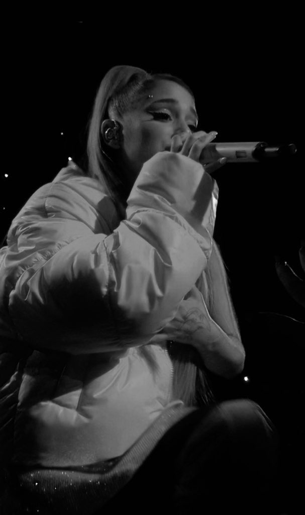 gnightgo's tweet image. i WILL be this close again at Eternal Sunshine tour