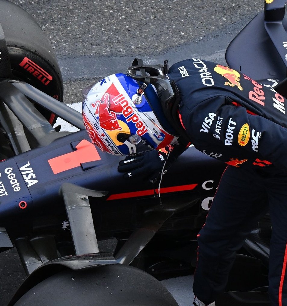 Max Argento 🇦🇷 (@maxargento33) on Twitter photo 🇦🇿 | Max Verstappen golpeando el N° 1. 😭
Siempre dejando en claro que ÉL es el 1. 👊🦁 🇦🇿 | Max Verstappen golpeando el N° 1. 😭
Siempre dejando en claro que ÉL es el 1. 👊🦁