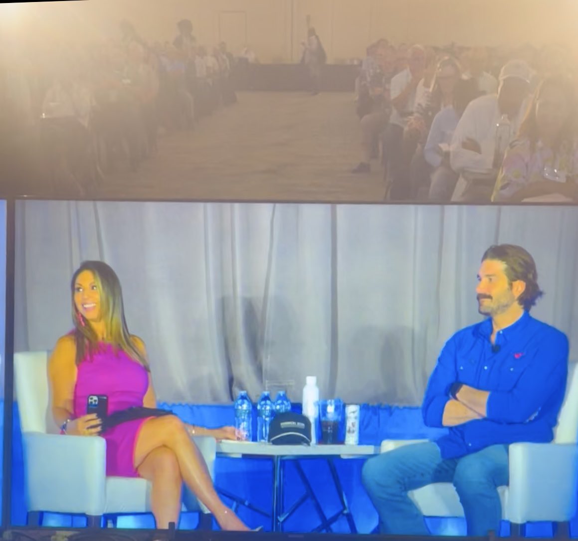 NPetallides's tweet photo. Having a blast in #Dallas @RogersHealy @MorrisonSeger @SchwabNetwork @JoeMazzolaCS #Tomwhite @BenWatsonCS @KevinHornerCS #todddoyle @RayKimbrellCS Join us next time!! @CharlesSchwab @SchwabTrading See you Monday 9 am @SchwabNetwork #schwabnetwork @nyse https://t.co/itJ3iPOOXC