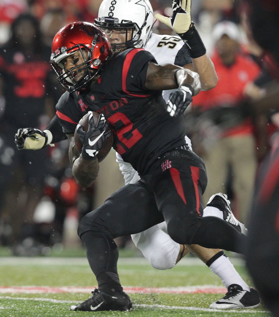 crestjon's tweet photo. @UHComebackKing @UHCougarFB @CoachWEFritz Bring back these https://t.co/h96yeIynf3