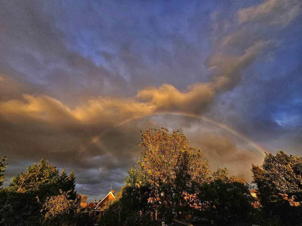 Just had a quick rainbow 🌈  over Witham