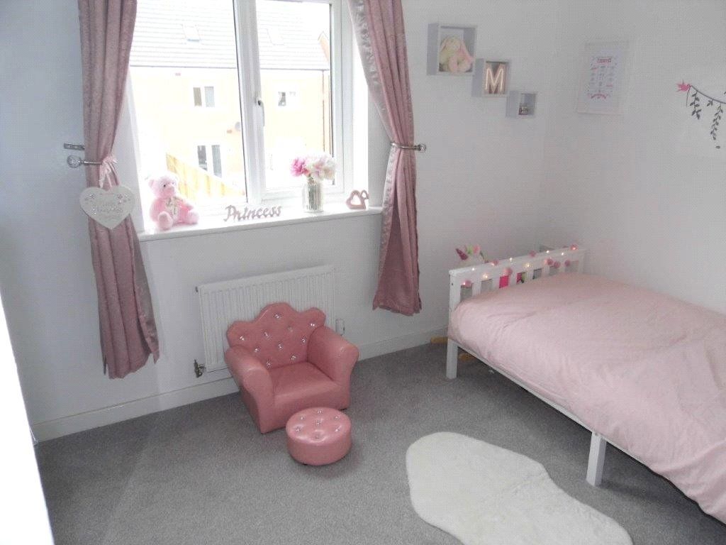 New to market - 3 Bed Terraced House, Ffordd Cadfan, Bridgend, £1,200pcm. View details: smart-lettings.co.uk/propertydet.as…