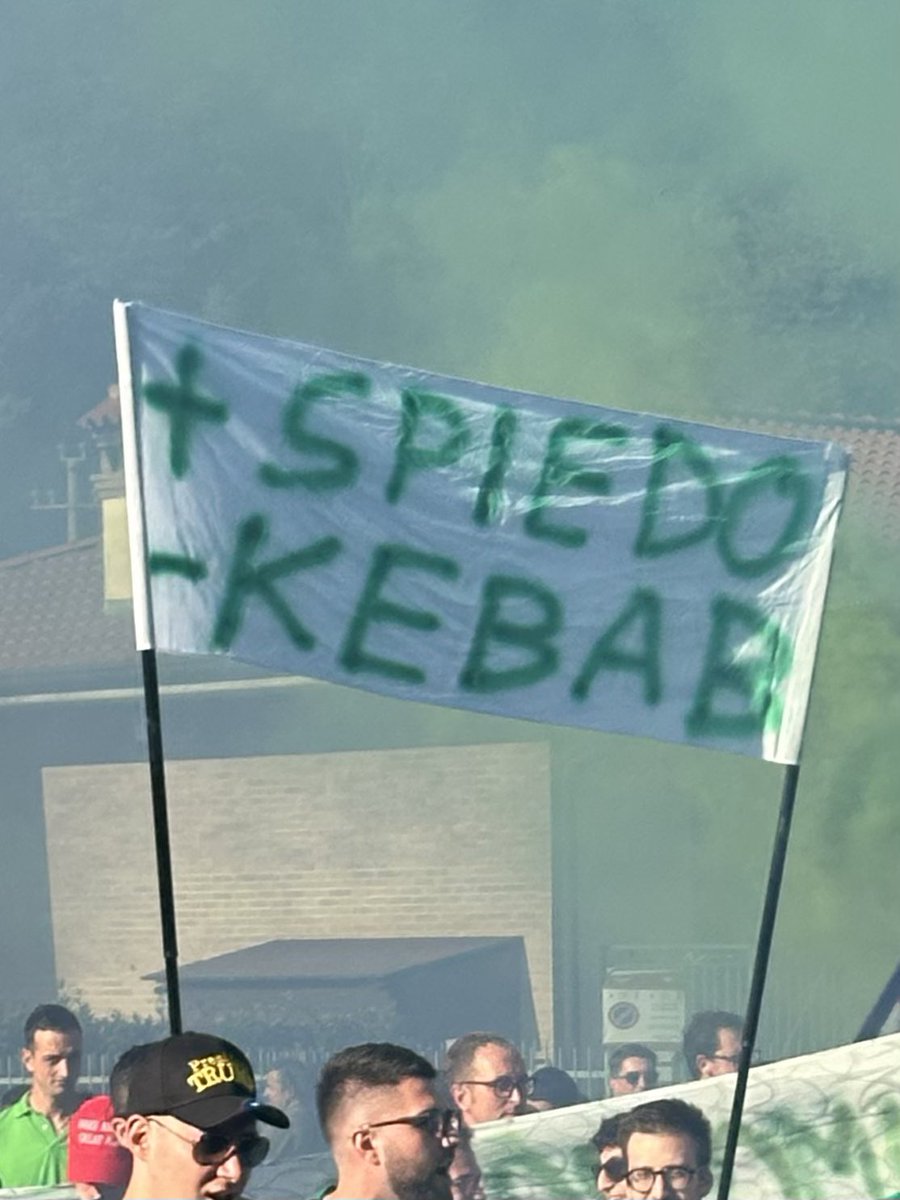 Pontida 2025 … con i giovani, futuro della nostra Patria 🇮🇹

#RobertoVannacci I #teamvannacci I #teamvannacciroma I Movimento Il Mondo al Contrario I #Massimiliano Simoni