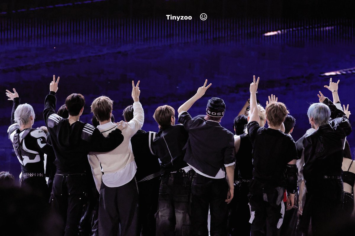 NEXZ BASE (@nexzpopbase) on Twitter photo This ot15 picture with NEXZ & Stray Kids๐ฅน Our family right there๐ซถ๐ป This ot15 picture with NEXZ & Stray Kids๐ฅน Our family right there๐ซถ๐ป
