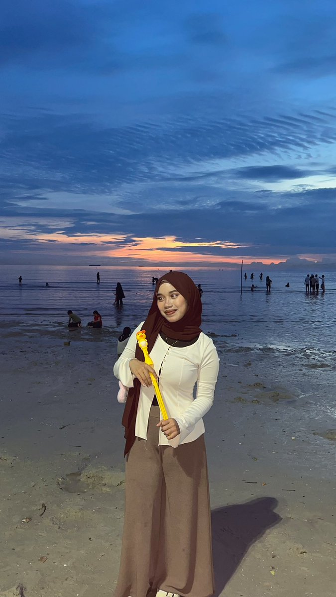 findmorenur's tweet photo. forever gadis pantai https://t.co/Ghl4cQaciB