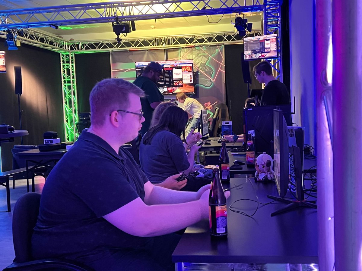 Gaming und eSports Community Trier e.V. (@gecotrier) on Twitter photo ggs und danke fürs Vorbeikommen gestern 🙏 ggs und danke fürs Vorbeikommen gestern 🙏