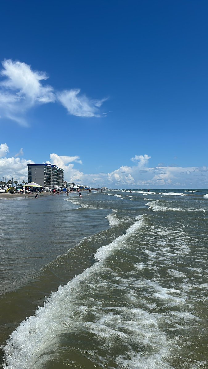 Bella_Tha_Boss's tweet image. 🏖️ weekend for my mental health . V happy for the people that know me and show up for me