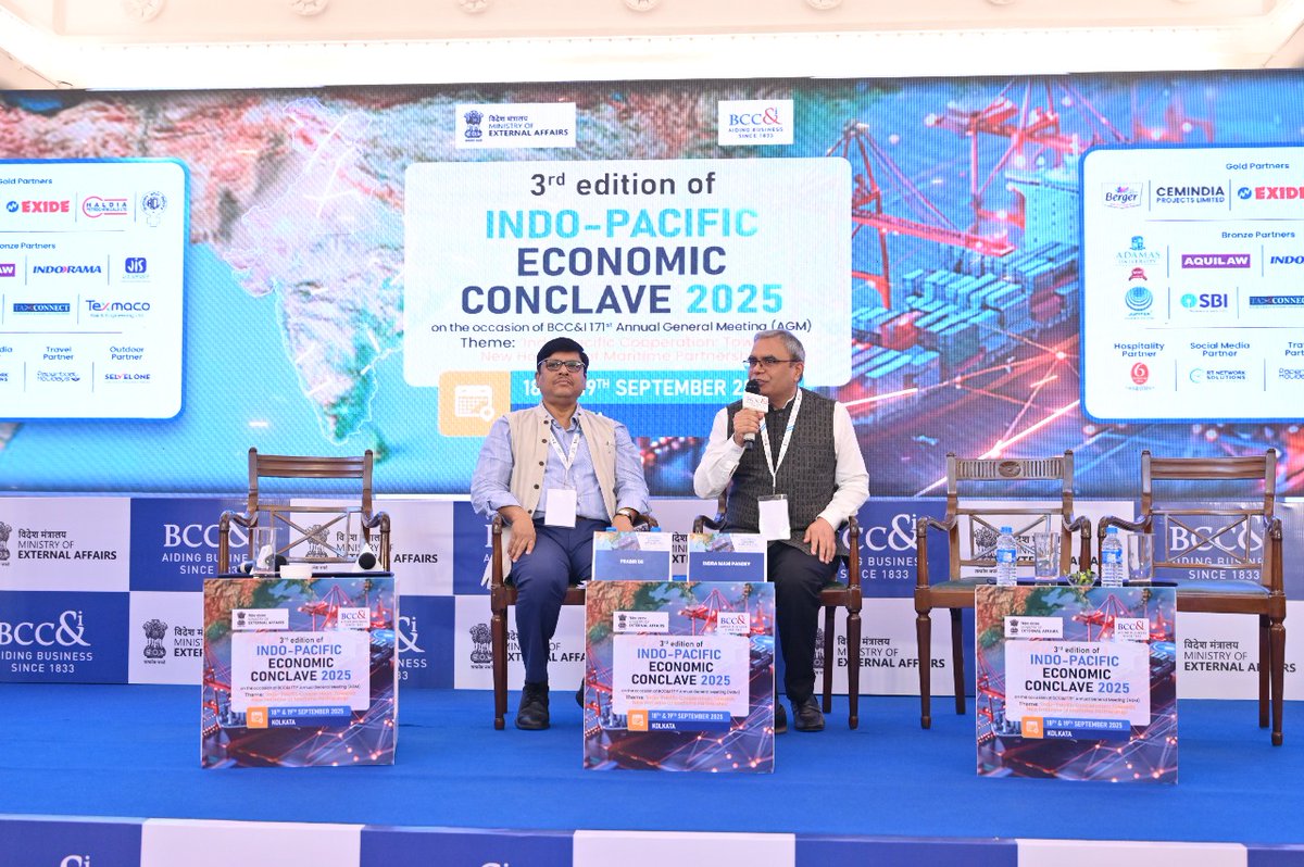 BenCham1833's tweet image. 🌊 𝑰𝑷𝑬𝑪 2025 continues with insightful discussions on regional cooperation &amp;amp; sustainable development!
✨ Day 2 | Fireside Chat
🎤 Ambassador Indra Mani Pandey, Secretary General, @BimstecInDhaka
💬 In conversation with Prof. Dr. Prabir De, @BenCham1833 

#IPEC2025