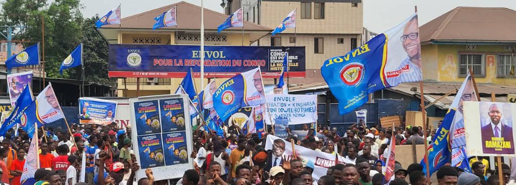 Dans le cadre du projet de la #RefondationDuCongo porté par le Président <a href="/DSESANGA/">Delly SESANGA HIPUNGU</a>, le Secrétaire Général du parti Envol, Me @rbekola, a présidé une matinée politique ce samedi 20 sept 2025 au siège national du parti, marquant ainsi la relance officielle des activités politiques.