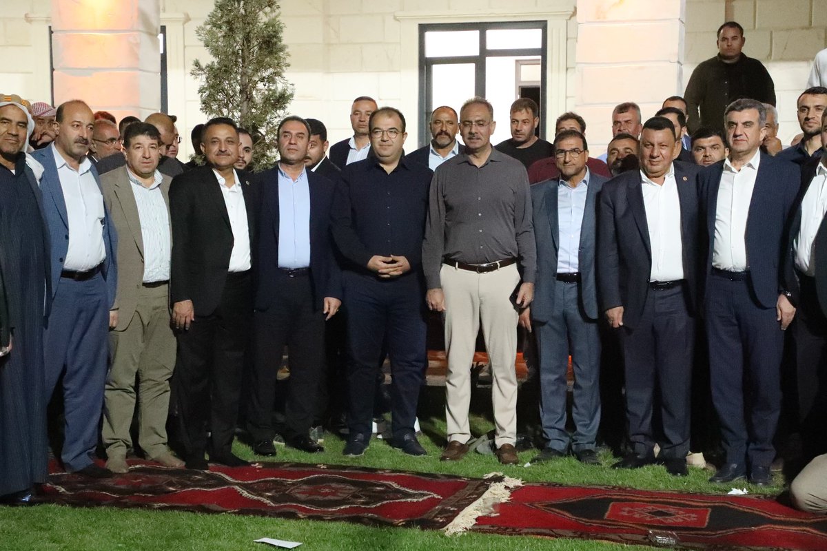 Örenli Mahallemizde, İlçe Başkan Yardımcımız Ali Çiftçi’nin ev sahipliğinde; Kaymakamımız Yusuf Turan, İl Başkanımız M. İlhami Günbegi, Milletvekillerimiz İbrahim Özyavuz, Hikmet Başak, İbrahim Eyüpoğlu, İlçe Belediye Başkanımız Mehmet Kuş, Harran Belediye Başkanımız Mahmut