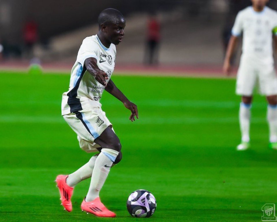 شكراً كانتي فقط ❤️
#الاتحاد_النجمة 
#دوري_روشن_السعودي 
 #عِزّنا_بطبعنا