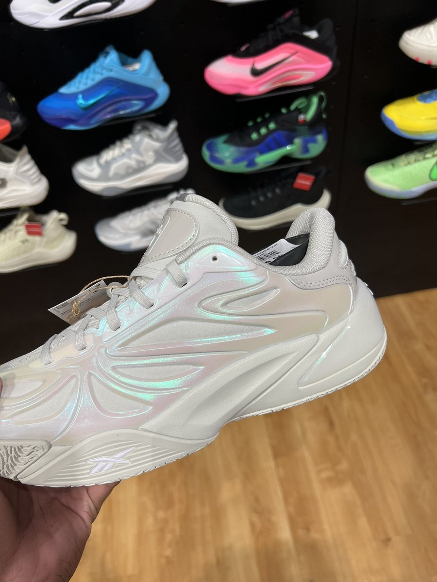 Exchanging my Angel Reese 1s for a smaller size and the lady working was like “they saying the shoes are doing really good, we only have one more left” 🥹