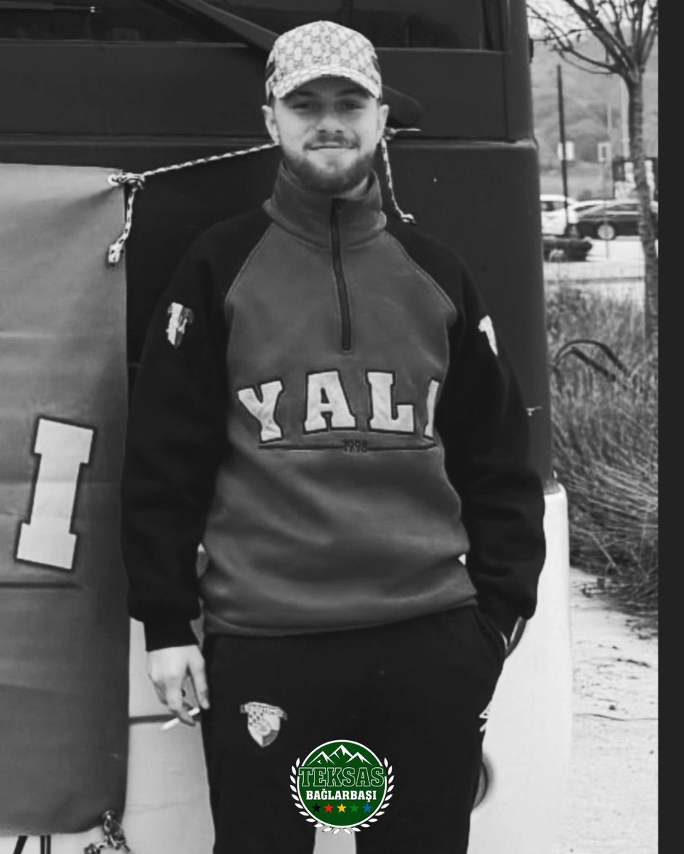 Göztepe tribünlerinden Emircan Övüç’ün vefat ettiği haberini üzüntüyle öğrenmiş bulunuyoruz. Merhuma Allah’tan rahmet diliyoruz. Ailesine, yakınlarına ve Göztepe camiasına başsağlığı dileriz. Yaralı kardeşlerimize de acil şifalar diliyoruz.