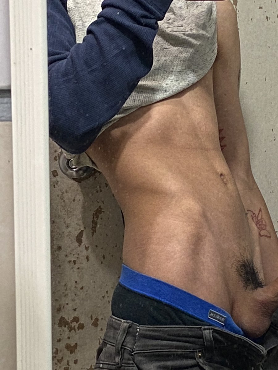 bbyy_nova's tweet photo. El tronco 🪵 lo tengo bien parao, 🍆💦 https://t.co/xJLfMvnB70
