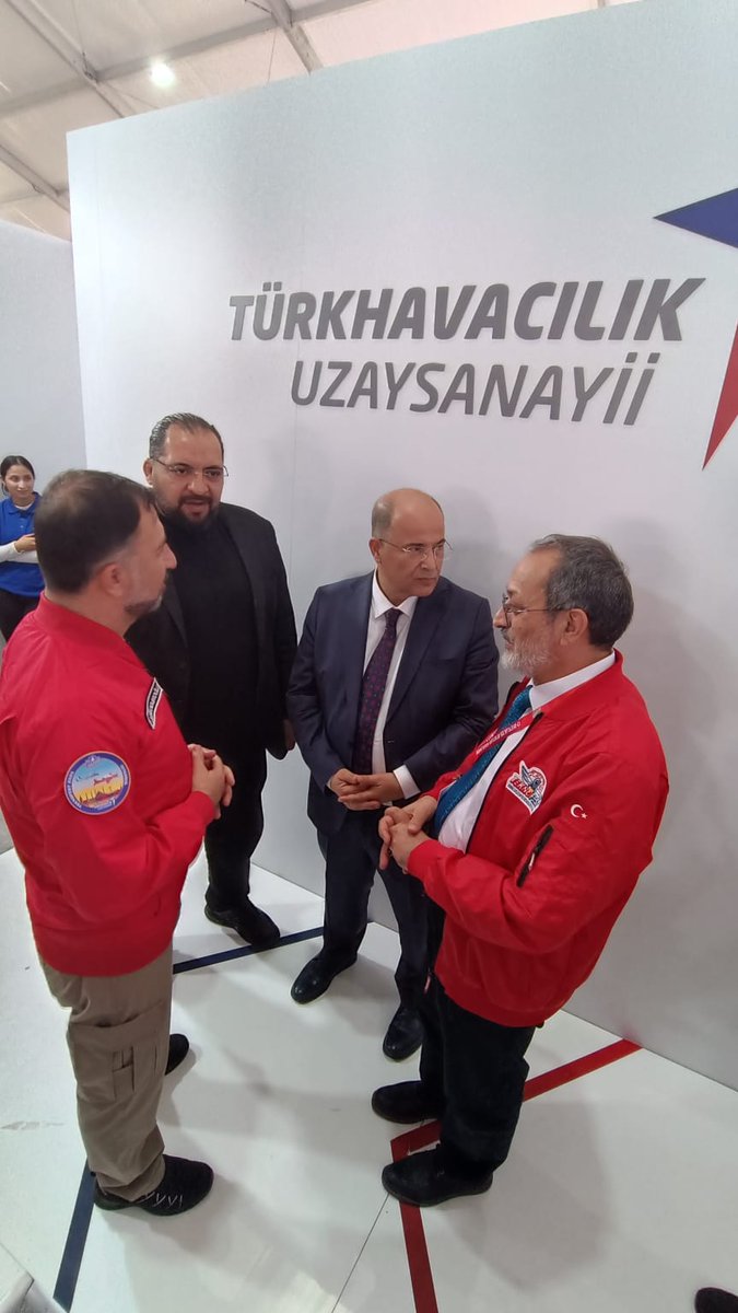 Bingöl Üniversitesi’nden TEKNOFEST-2025 İstanbul’da Türk Havacılık ve Uzay Sanayii Anonim Şirketi (TUSAŞ) Ziyareti 
Bingöl Üniversitesi Rektörü Prof. Dr. Erdal Çelik, 17-21 Eylül 2025 tarihleri arasında İstanbul’da düzenlenen TEKNOFEST-2025 etkinlikleri kapsamında, Türkiye’nin