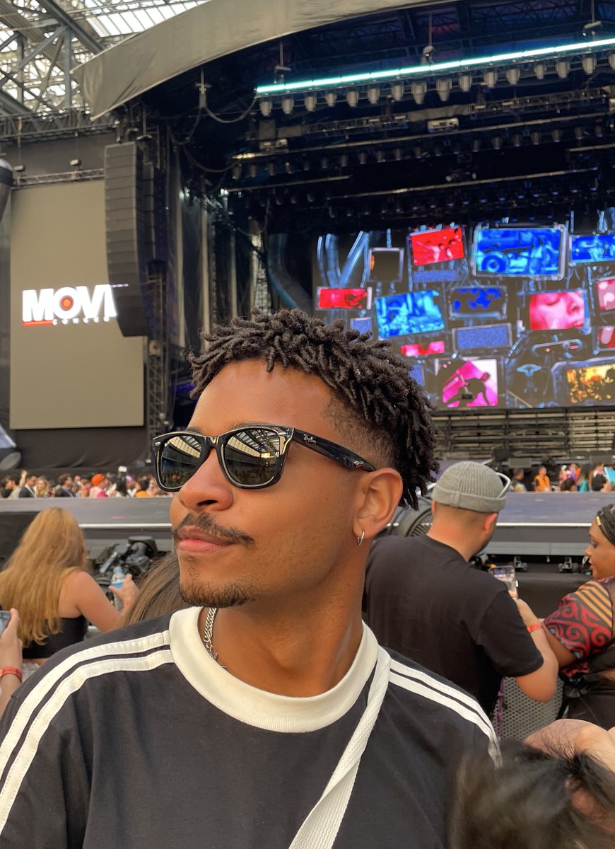 trybuta's tweet image. Lookzinho da The Lifetimes Tour