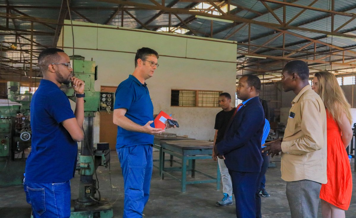 Karongi_College's tweet image. Earlier today, representatives from @KfW_FZ_int paid a courtesy visit to RP-Karongi College to explore potential partnership opportunities aimed at upgrading the Mechanical Engineering workshops. This equipment-focused collaboration, once established, will position the college to…