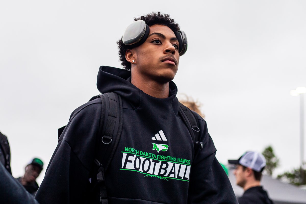 Hawks are here

#UNDproud | #LGH