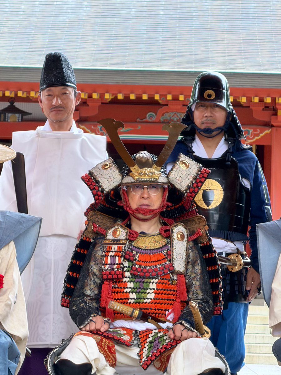 皆さんおはようございます。ただいま午前3時です。これから藤崎八旛宮秋季例大祭に随兵頭として参列します。千年以上の歴史のあるお祭りであり、私も名誉な役割を仰せつかって緊張感のある朝です。