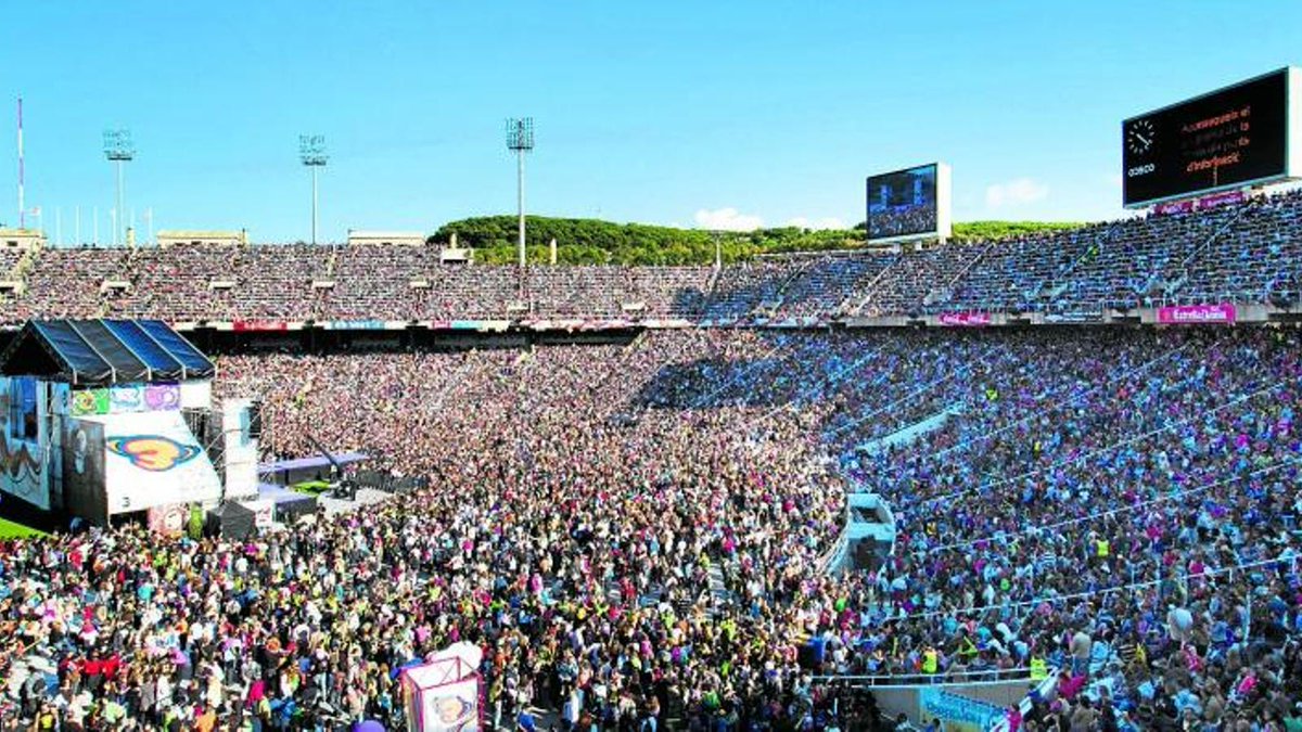 De quan els súpers omplíem l'estadi Lluís Companys per celebrar que formàvem part d'un club únic al món.
