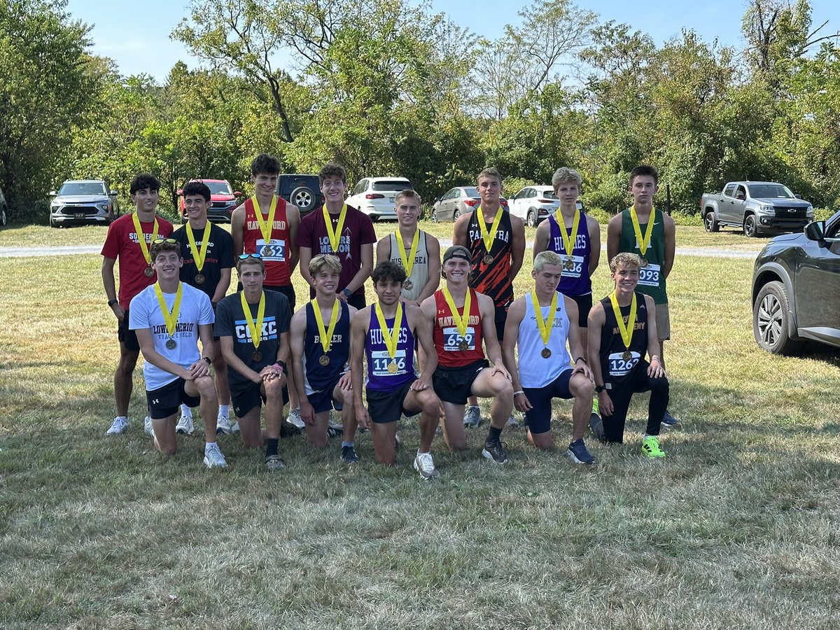 A huge shout-out to the Mifflin County High School Boys Varsity Cross Country Team
 
The MCHS Boys Cross Country Team finished 2nd out of a 47-team field at the PIAA Foundation Cross Country meet today
 
1st place Carter Smith
 
19th place Reese Cubbison
 
#GoHuskies!