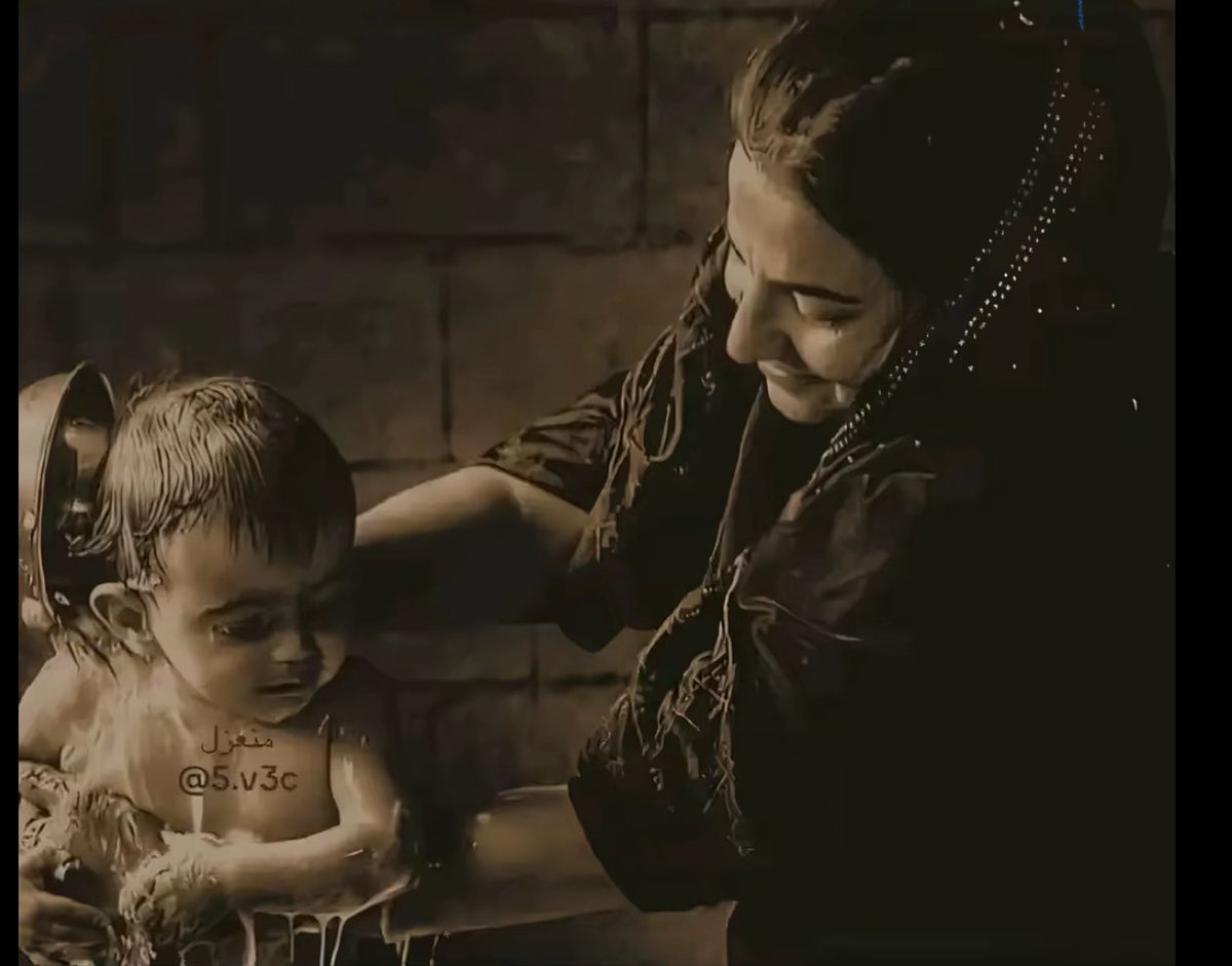 قبل أن ترفع صوتك على امك 

 تذكر هذه اللحظة
#امي_احبك